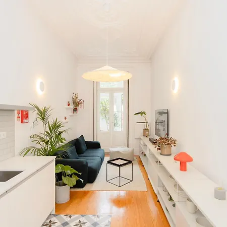 Liiiving In - Downtown Secret Terrace Apartment