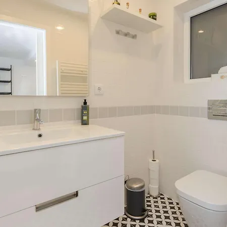 Liiiving In - Downtown Secret Terrace