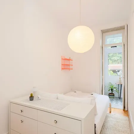 Liiiving In - Downtown Secret Terrace * Порту