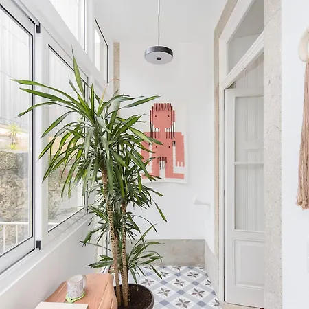 Liiiving In - Downtown Secret Terrace Apartment