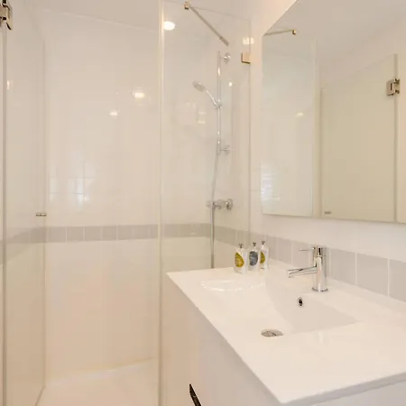 Liiiving In - Downtown Secret Terrace